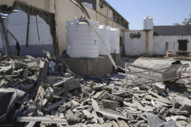 Fallecen 44 personas tras un bombardeo a un centro de detención de migrantes en Libia