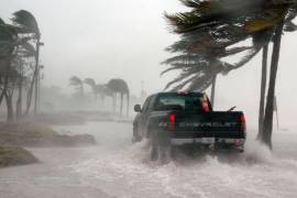 La onda tropical número 18 y el ciclón tropical darán origen a lluvias fuertes e intensas.