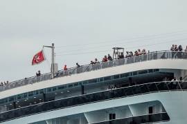 Desembarcan pasajeros del crucero Meraviglia tras descartarse COVID-19