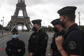 Evacuan Torre Eiffel en París por una amenaza de bomba