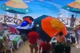 Moto acuática arrolla a comensales de restaurante en Cabo San Lucas