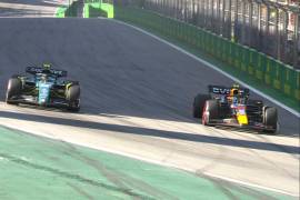 Alonso y Checo enfrentaron una verdera batalla en el Circuito de Interlagos.