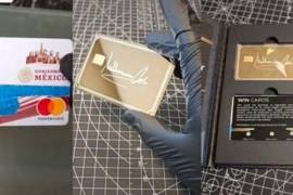 La compañía, Windcardsmx, especializada en este tipo de trabajos al convertir tarjetas de crédito o débito en tarjetas metálicas con diseños únicos y personalizados, fue la encargada de embellecer la tarjeta del Bienestar.