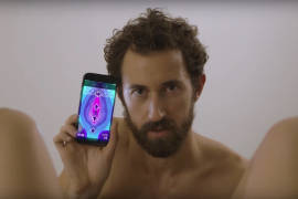 Crean app que enseña a los hombres a dar sexo oral a una mujer