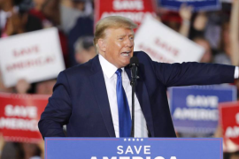 Donald Trump dio una serie de declaraciones en un mitin de su campaña en Estados Unidos.