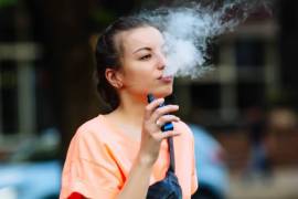 Expertos de la UNAM advierten que las campañas del vapeo y de los cigarros electrónicos han sido dirigidas a los adolescentes