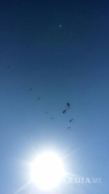 $!Celebran en La Laguna el 71 aniversario del paracaidismo militar en México