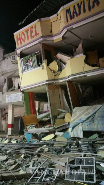 $!Ecuador está de luto ...terremoto mata a 41