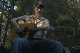 Jake Flint, cantante estadounidense de música country, murió a la edad de 37 años inesperadamente, tan solo unas horas después de haberse casado.