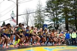 Regresa Maratón de Boston con pocos corredores y mascarillas contra COVID-19