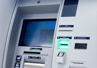 Mucho cuidado al operar cajeros automáticos de BBVA pues, podrías perder dinero que el banco no regresa