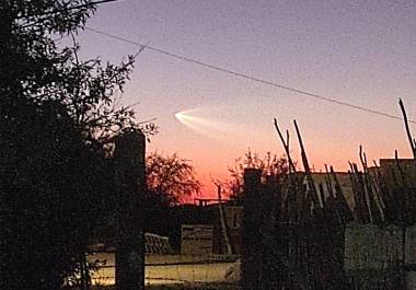 Habitantes de Parras reportaron la aparición del cometa Lemmon, también conocido como “el cometa de Halloween”, visible desde la carretera Parras–Paila. Habitantes de Parras reportaron la aparición del cometa Lemmon, también conocido como “el cometa de Halloween”, visible desde la carretera Parras–Paila.