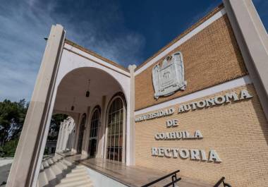 La UAdeC, como otras universidades, son vistas como posibles puntos de venta de droga por la afluencia de jóvenes. La UAdeC, como otras universidades, son vistas como posibles puntos de venta de droga por la afluencia de jóvenes.
