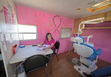 La presidenta honoraria del DIF Monclova, Mavi Sosa Rubio, encabeza la cruzada de detección. La presidenta honoraria del DIF Monclova, Mavi Sosa Rubio, encabeza la cruzada de detección.