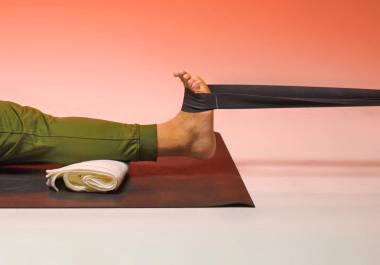 Desarrollar la fuerza y la movilidad de pies y tobillos también puede ayudar a una recuperación más rápida. Desarrollar la fuerza y la movilidad de pies y tobillos también puede ayudar a una recuperación más rápida.