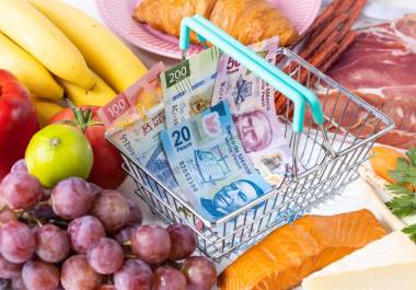 La inflación en México se desaceleró a 3.63% en la primera quincena de octubre. Analistas prevén que Banxico reduzca nuevamente la tasa de interés ante los signos de estabilidad en precios. La inflación en México se desaceleró a 3.63% en la primera quincena de octubre. Analistas prevén que Banxico reduzca nuevamente la tasa de interés ante los signos de estabilidad en precios.