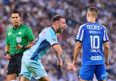 Carlos Rotondi celebra el gol que marcó para el Cruz Azul en el minuto 34 del encuentro de Ida.
