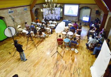 A este encuentro con VANGUARDIA, 30 líderes de la comunidad saltillenses acudieron para presenciar el tercer debate presidencial.