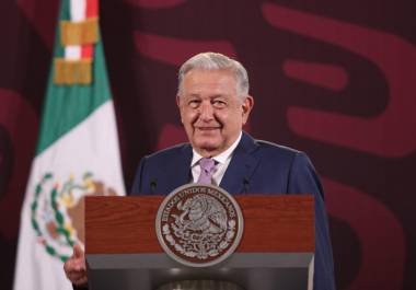 INE rechazó por unanimidad la petición del PAN, PRI y PRD para suspender la transmisión de las conferencias mañaneras del presidente López Obrador por posibles infracciones a la ley electoral.