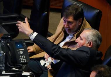 Los dos senadores morenistas han sido protagonistas de escándalos tanto por acusaciones de corrupción como por dudas sobre sus ingresos. Los dos senadores morenistas han sido protagonistas de escándalos tanto por acusaciones de corrupción como por dudas sobre sus ingresos.