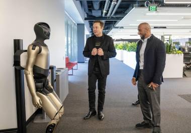 Su Excelencia Abdulla bin Mohammed bin Butti Al Hamed, presidente del Consejo de Medios de los EAU y presidente de BRIDGE, se reúne con Elon Musk, director ejecutivo de Tesla y, en en Palo Alto, California. Su Excelencia Abdulla bin Mohammed bin Butti Al Hamed, presidente del Consejo de Medios de los EAU y presidente de BRIDGE, se reúne con Elon Musk, director ejecutivo de Tesla y, en en Palo Alto, California.