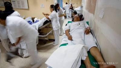 Pacientes enfrentan dificultades para acceder a tratamientos médicos en hospitales de Coahuila.