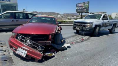 El automóvil Ford Mustang involucrado en el accidente, que perdió el control debido al exceso de velocidad.