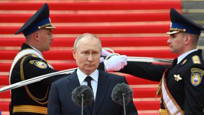 El presidente de Rusia, Vladímir Putin, se dirige a miembros del Ministerio de Defensa, la Guardia Nacional, el Ministerio del Interior, el Servicio Federal de Seguridad y el Servicio Federal de Guardia en el Kremlin.