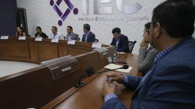 Autoridades electorales y representantes de partidos políticos firmaron los acuerdos finales sobre los registros de candidaturas para las elecciones municipales.