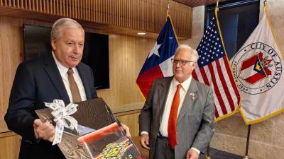 El alcalde de Saltillo, José María Fraustro y el de Austin, Kirk Preston, entablaron un diálogo fraternal.