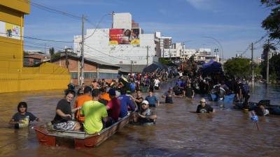 La devastación causada por las inundaciones en Brasil es ya comparada con la que provocó el huracán “Katrina” en Nueva Orleans en el 2005.