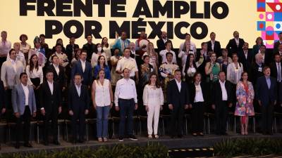 Partidos de la oposición y organizaciones de la sociedad civil anunciaron ayer una fórmula para seleccionar al candidato o candidata que se enfrentará a Morena rumbo al 2024. Partidos de la oposición y organizaciones de la sociedad civil anunciaron ayer una fórmula para seleccionar al candidato o candidata que se enfrentará a Morena rumbo al 2024.