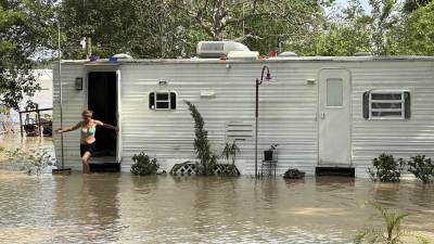 En el condado de Harris, las fuertes lluvias han provocado inundaciones, tras la crecida del río San Jacinto.