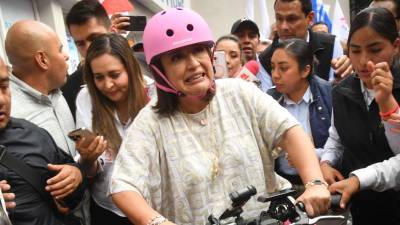 Xóchitl Gálvez, candidata a la Presidencia de la República por la ‘Coalición Fuerza y Corazón por México’, denunció vigilancia impuesta al exterior de su casa de campaña.