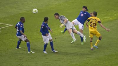 En un épico descenlace en penales, la Final del 2013 entre Águilas y Cruz Azul estuvo marcada por un histórico gol de Moisés Muñoz.