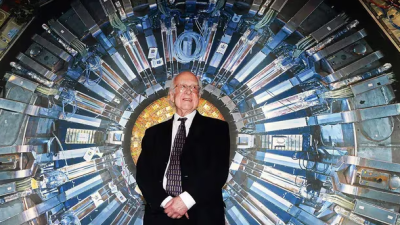 Falleció Peter Higgs, el Nobel de Física que descubrió la “partícula de Dios”