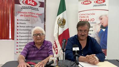 Humberto Prado, presidente de la Cámara Mexicana de la Industria de la Construcción, adviertio sobre la posible quiebra de Minosa durante una conferencia de prensa en Coahuila Centro.