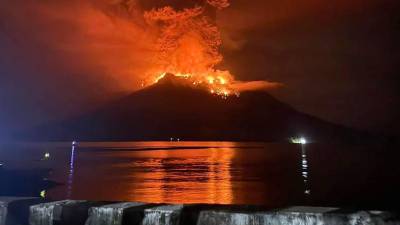 Las autoridades elevaron la alerta de volcán a su nivel más alto.