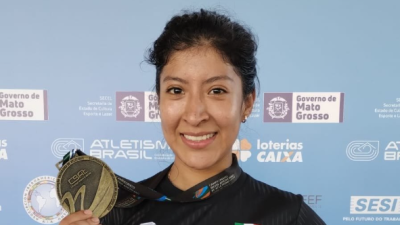 La atleta mexicana se llevó el oro en los 3000 metros femenil.