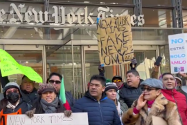 Mexicanos en Nueva York protestaron afuera de la oficina del New York Times, a favor del Presidente Andrés Manuel López Obrador.