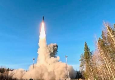 Putin y sus funcionarios afirmaron que el misil de propulsión nuclear voló durante 15 horas seguidas. Putin y sus funcionarios afirmaron que el misil de propulsión nuclear voló durante 15 horas seguidas.