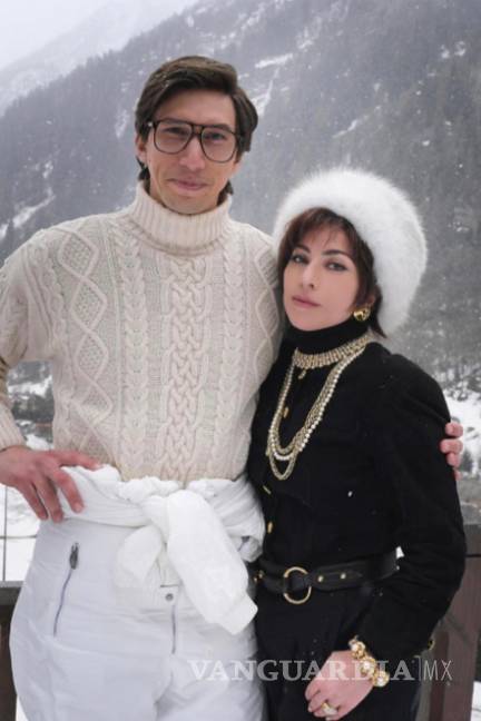$!Otras imágenes que impactaron fue el primer look de la pareja, una instantánea que fue tomada en la ciudad de Gressoney en los Alpes italianos.