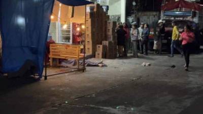 Sujetos a bordo de una camioneta y un carro realizaron un ataque a balazos a un negocio ubicado en Huitzilac, Morelos, la noche del 11 de mayo