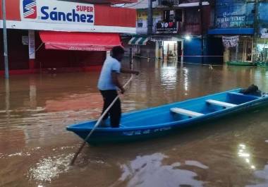 Las lluvias e inundaciones recientes afectaron al menos cinco estados del país y dejaron incomunicadas más de 200 comunidades, según estimaciones preliminares de Protección Civil. Las lluvias e inundaciones recientes afectaron al menos cinco estados del país y dejaron incomunicadas más de 200 comunidades, según estimaciones preliminares de Protección Civil.