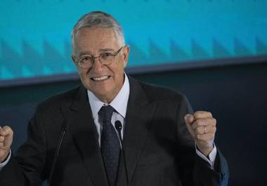 Ricardo Salinas Pliego enfrenta adeudos fiscales con el Servicio de Administración Tributaria (SAT) que, según resoluciones judiciales, superan los 74 mil millones de pesos. Ricardo Salinas Pliego enfrenta adeudos fiscales con el Servicio de Administración Tributaria (SAT) que, según resoluciones judiciales, superan los 74 mil millones de pesos.