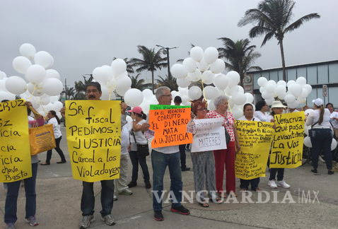 $!Marchan en Veracruz contra presuntos jóvenes violadores