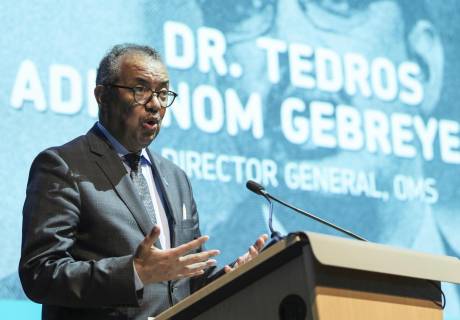 El director general de la Organización Mundial de la Salud (OMS) Tedros Adhanom Ghebreyesus habla durante un encuentro en Washington.