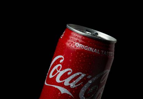 Prueba la Coca-Cola en una zona poco visible antes de aplicarla en una superficie grande.