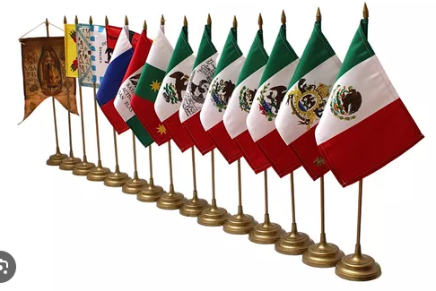 $!La bandera mexicana ha sido modificada según la situación social por la que atraviesa el País.