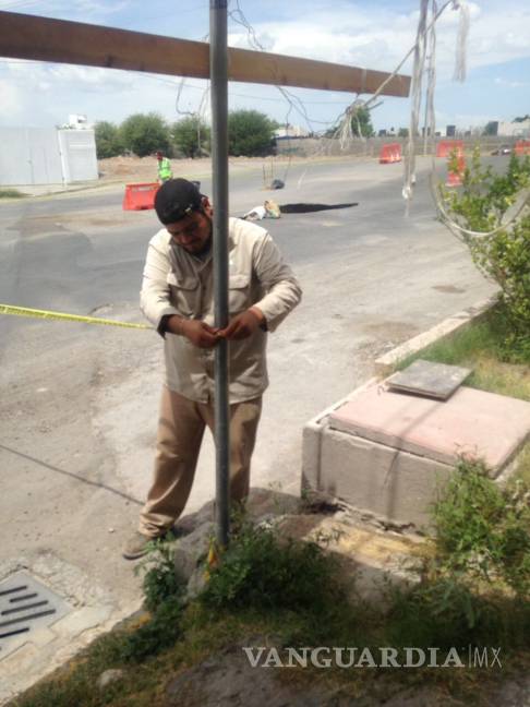 $!Colapsa en Torreón colector de drenaje La Joya II